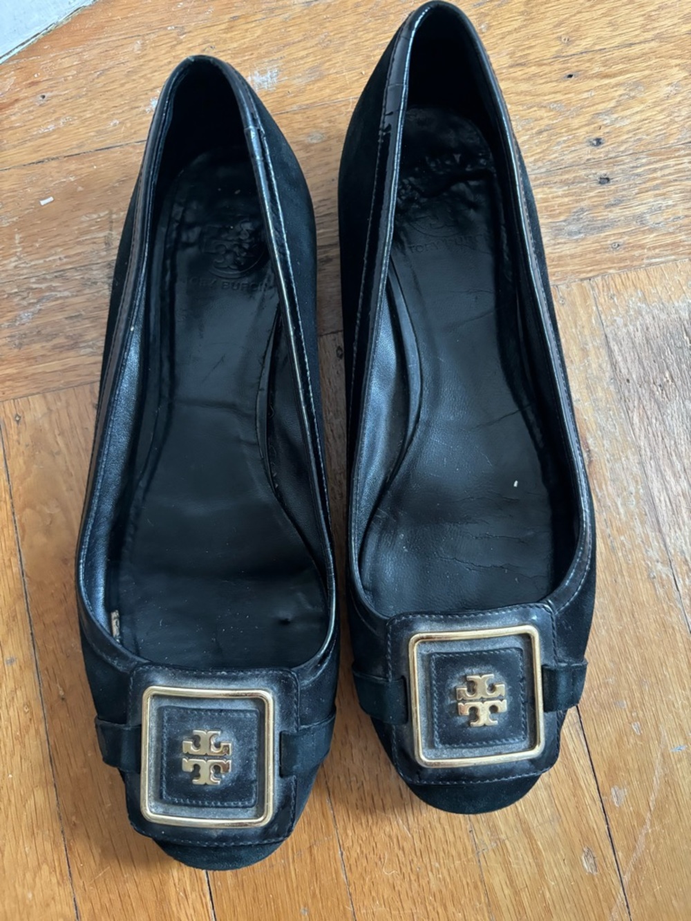 Tory Burch Black Suede Flats with Gold Logo Buckle - Picture 4 of 7